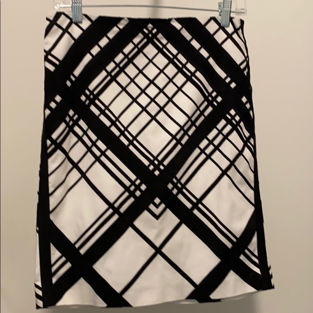 White House Black Market Black and White Skirt